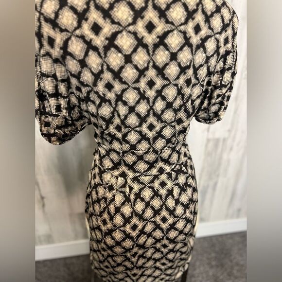 Dress  - Picture 5 of 8